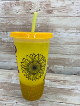 Load image into Gallery viewer, Yellow Color Changing Tumbler with Sunflower
