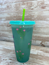 Load image into Gallery viewer, Green Color Changing Tumbler with Cactus
