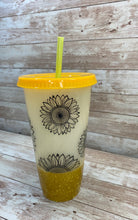 Load image into Gallery viewer, Yellow Color Changing Tumbler with Sunflower
